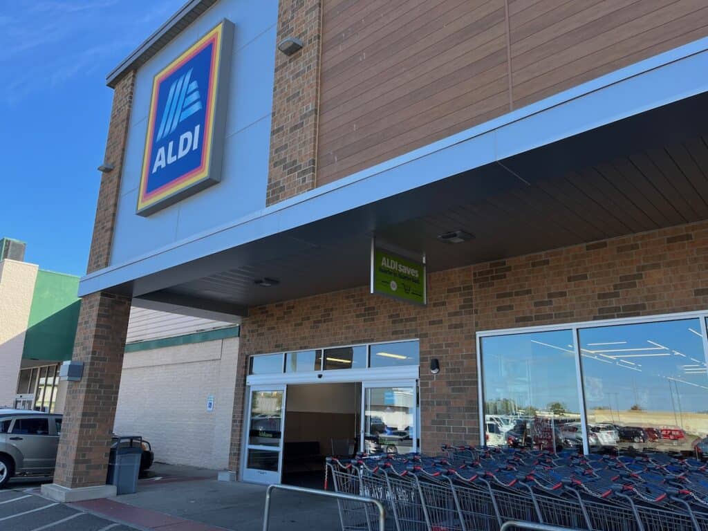 aldi store front