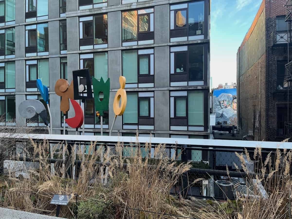 Outdoor art along the nyc highline.